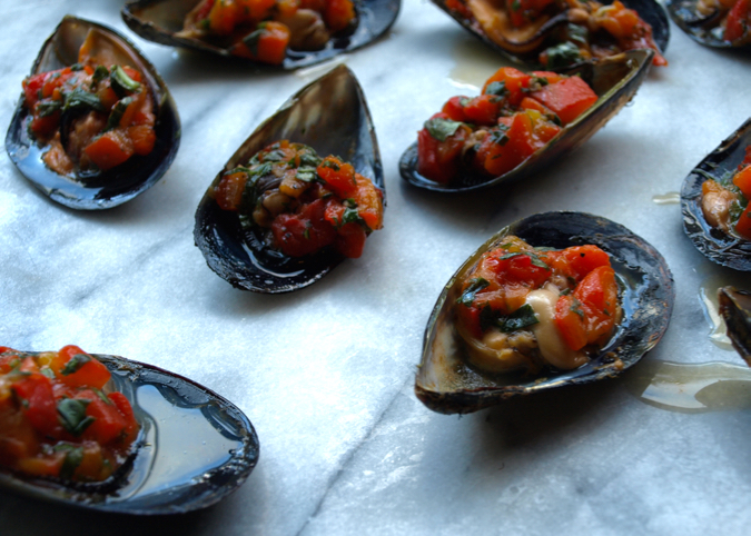 grilled mussels with capsicum and basil salsa and smoked paprika